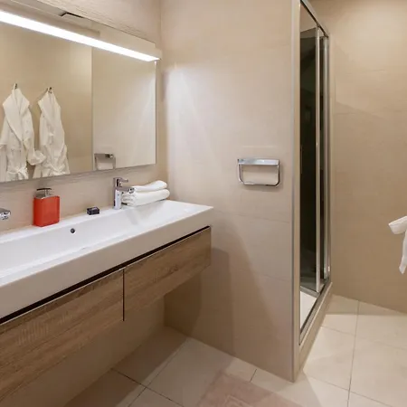 La Tour Des Fees-Spa Mittelbergheim Room photo