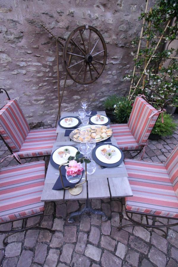 La Tour Des Fées Bed & Breakfast