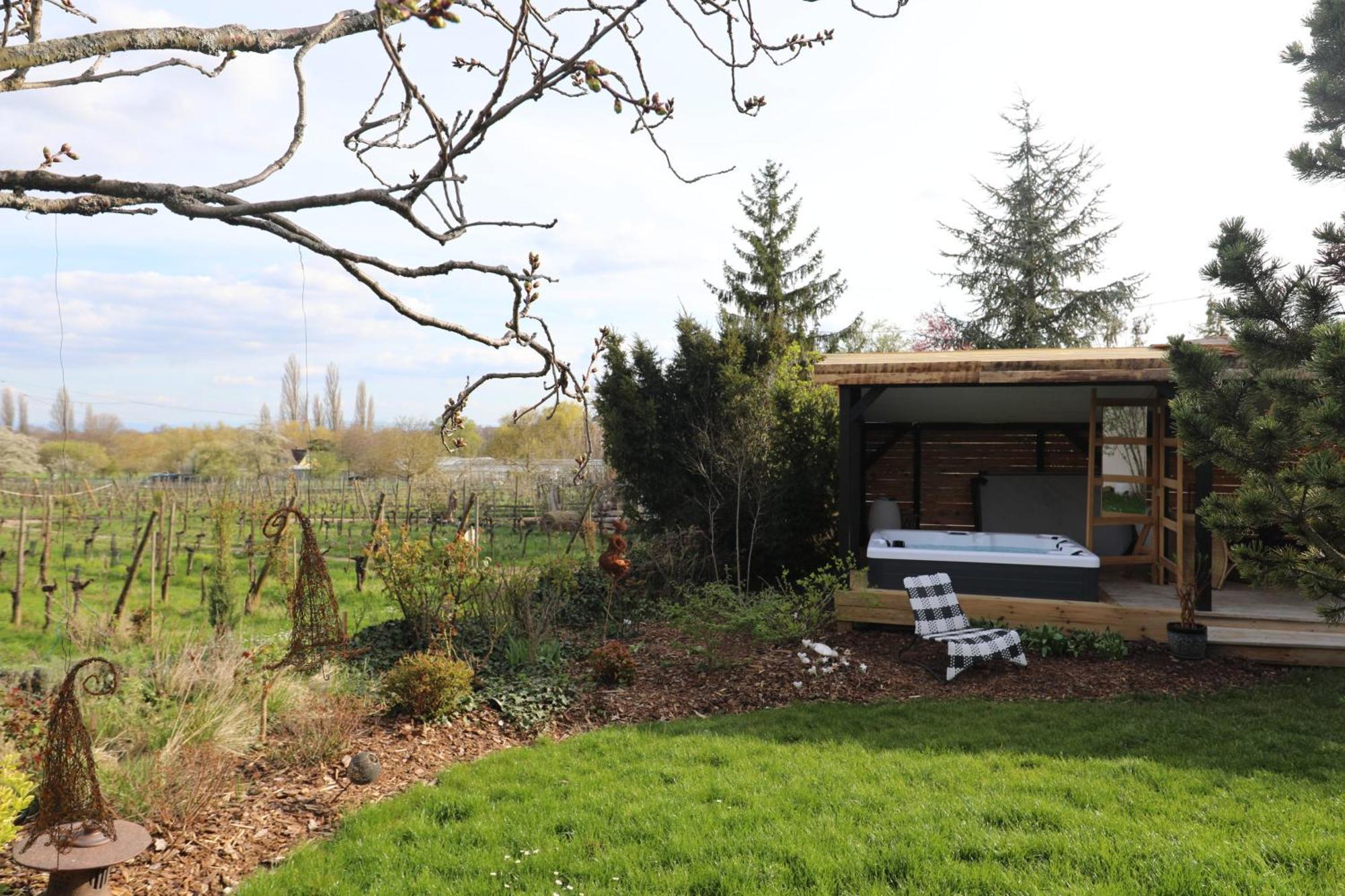 La Tour Des Fées Bed & Breakfast