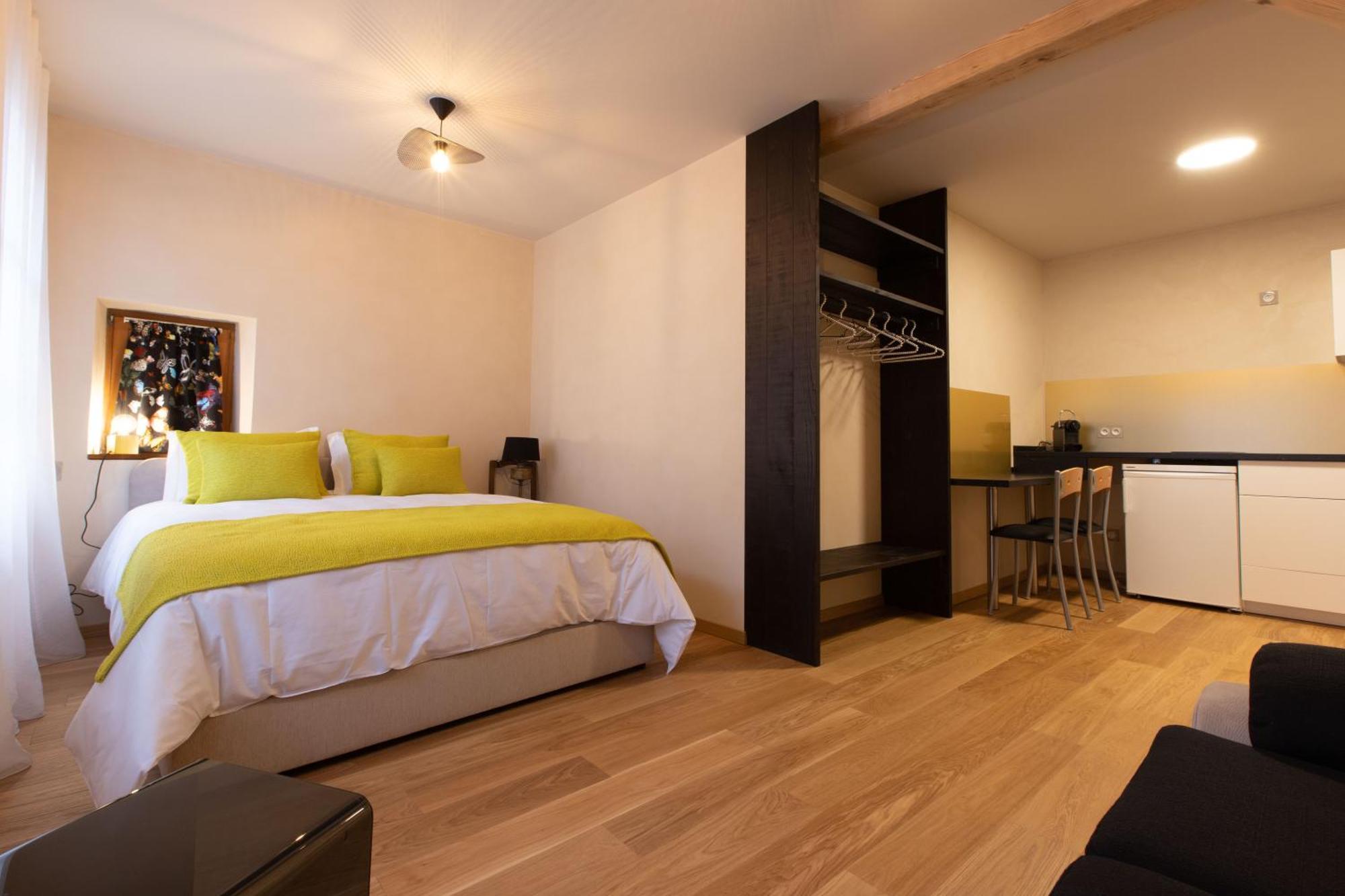 La Tour Des Fées Bed & Breakfast